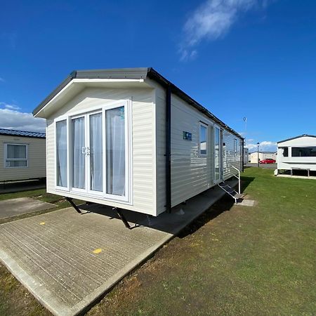 Verbzen Holiday Caravan At St Osyth Beach, Clacton-On-Sea By Verb Holidays Saint Osyth ภายนอก รูปภาพ